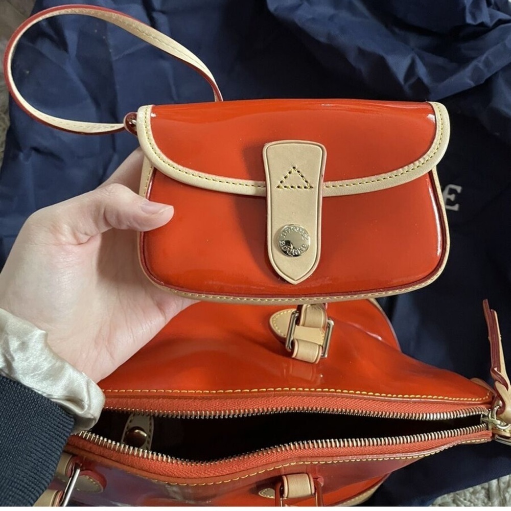 Dooney & Bourke Women's Orange Leather wallet 🍊